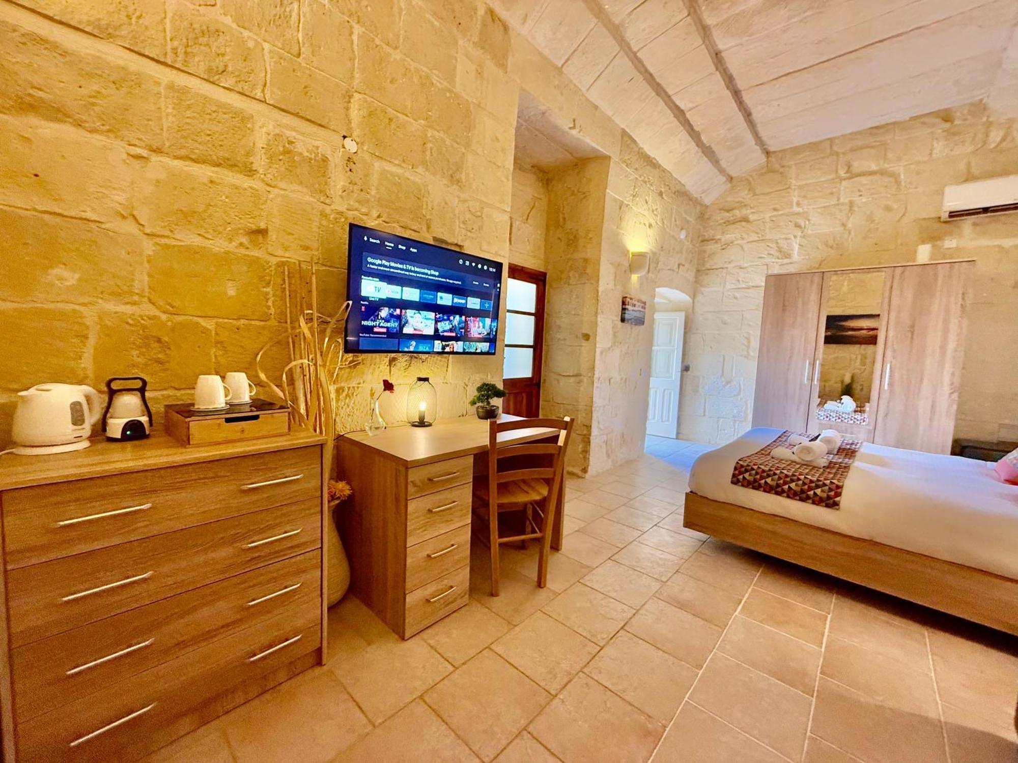 Ta' Matmura B&B Gharb  Luaran gambar