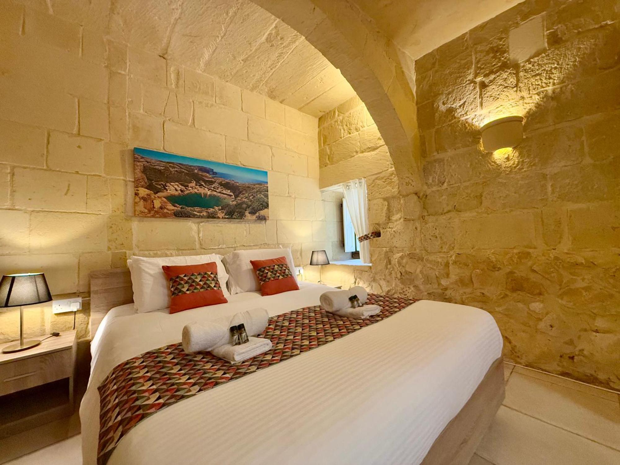 Ta' Matmura B&B Gharb  Luaran gambar