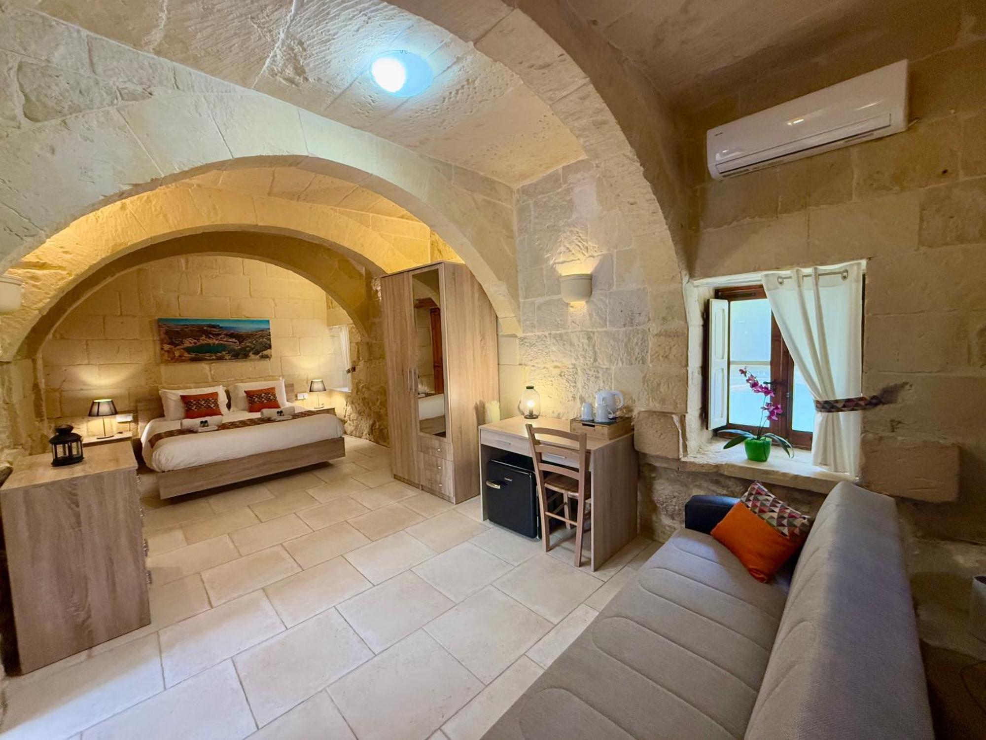 Ta' Matmura B&B Gharb  Luaran gambar