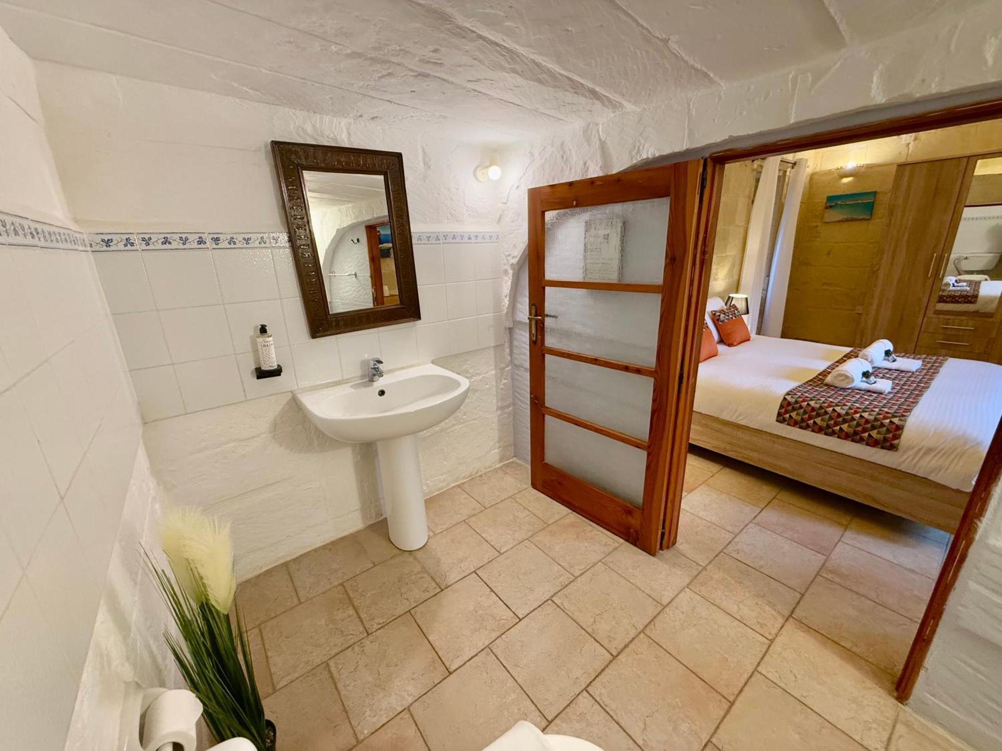 Ta' Matmura B&B Gharb  Luaran gambar