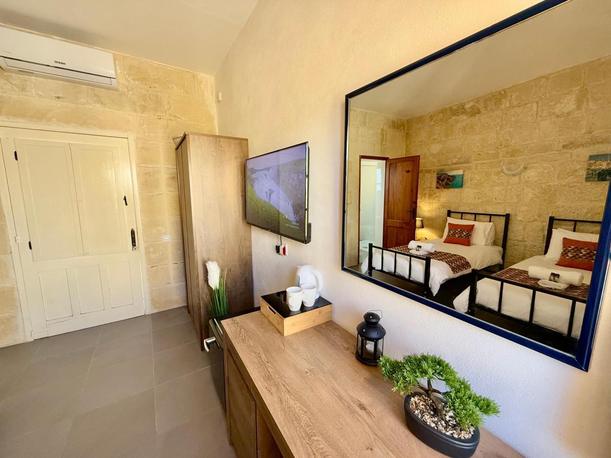Ta' Matmura B&B Gharb  Luaran gambar