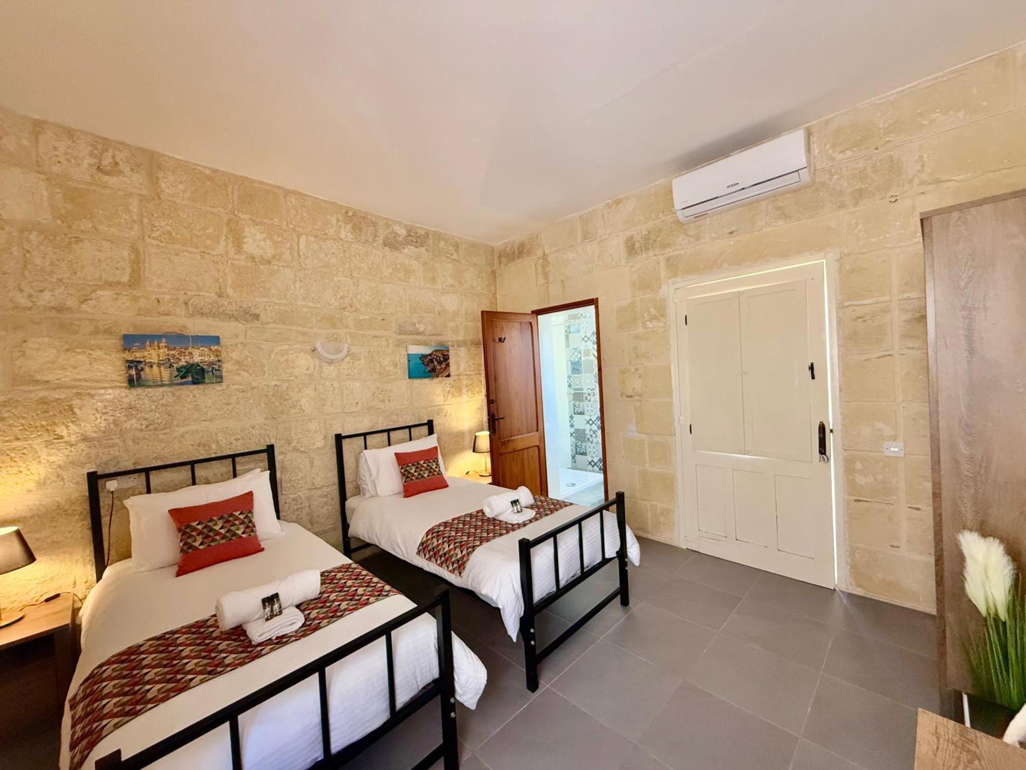 Ta' Matmura B&B Gharb  Luaran gambar