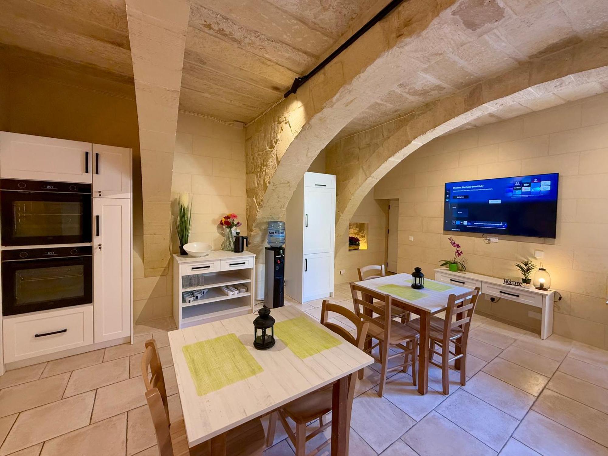 Ta' Matmura B&B Gharb  Luaran gambar