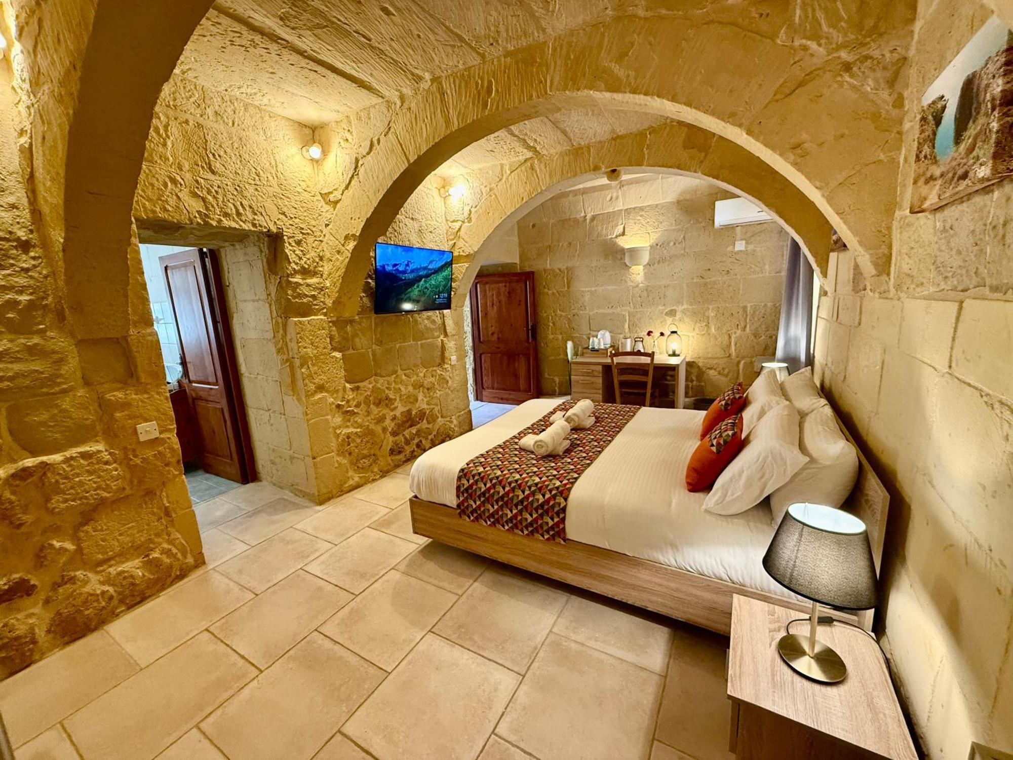 Ta' Matmura B&B Gharb  Luaran gambar