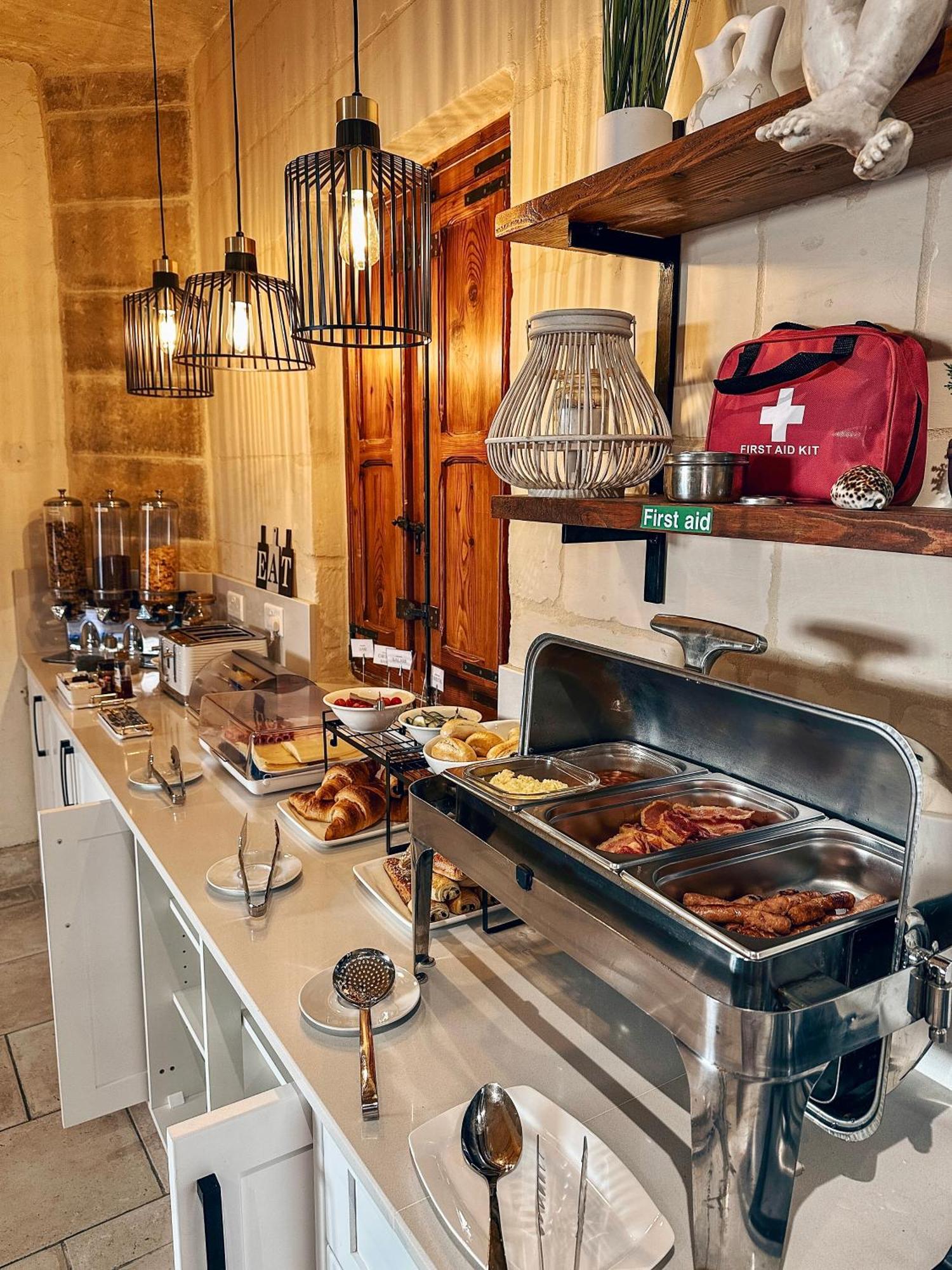 Ta' Matmura B&B Gharb  Luaran gambar
